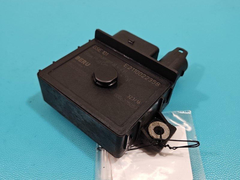 Przekaźnik świec żarowych Bmw X3 e83 0522120701, E2110022358