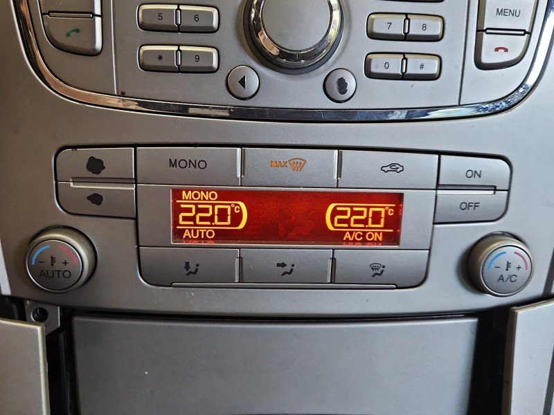 Konsola panel nawiewu Ford Mondeo Mk4