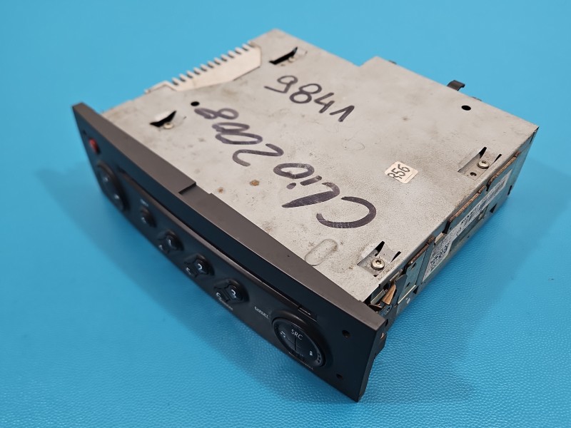 Radio fabryczne Renault Clio III 8200633623B radioodtwarzacz