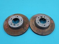 Tarcze hamulcowe przód klocki Bmw e90 2.0d (M47T) Producent części: BMW, średnica 300mm grubość 24mm