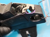 Zamek klapy tył Toyota Corolla E15 sedan TOYOTA, 2PIN, Uszkodzona obudowa