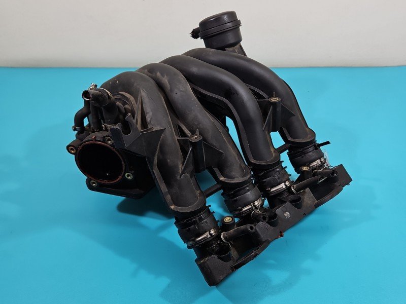 Kolektor ssący Vw Passat B5 06B133200, 06B133210B 1.6b Kolektor ssący Vw Passat B5 06B133200, 06B133210B 1.6b