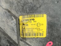 Reflektor prawy lampa przód Volvo C30 EUROPA 30657169, 0301232202