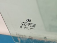 Szyba drzwi przód prawa pasażera Skoda Octavia IV 2024ROK 5 DRZWI kombi