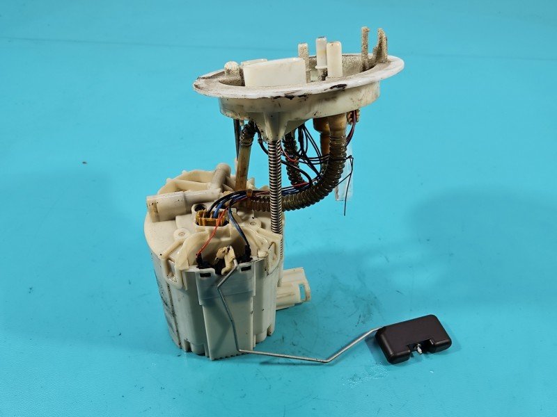 pompka Pompa paliwa Audi A5 8T 3.0 tdi V6 8K0919050D Producent części: Audi, 2+5 PIN pompka Pompa paliwa Audi A5 8T 3.0 tdi V6 8K0919050D Producent części: Audi, 2+5 PIN