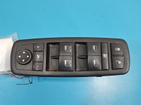 Przełącznik szyb Fiat Freemont 68139806AB Producent części: FIAT EU
