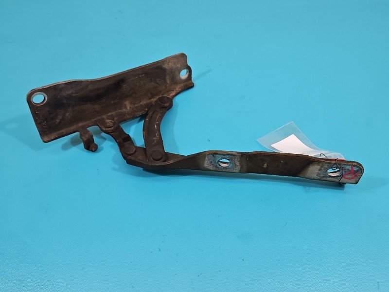 Zawias maski prawy Kia Optima IV 15-20 Zawias maski prawy Kia Optima IV 15-20