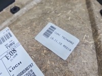 Tapicerka drzwi przód prawa boczek Vw Passat B8 197018651