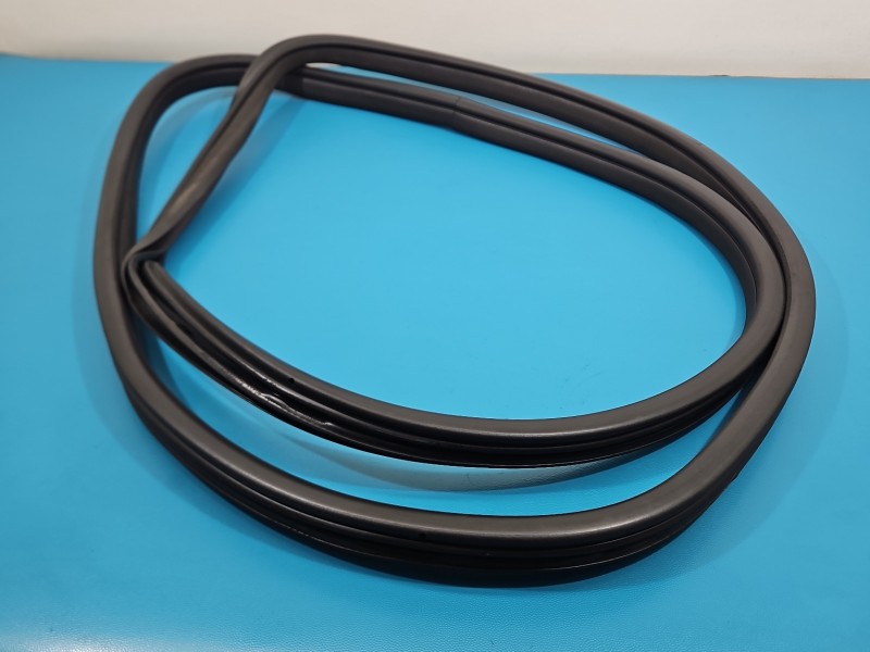 Uszczelka drzwi przód lewa BMW X6 E71