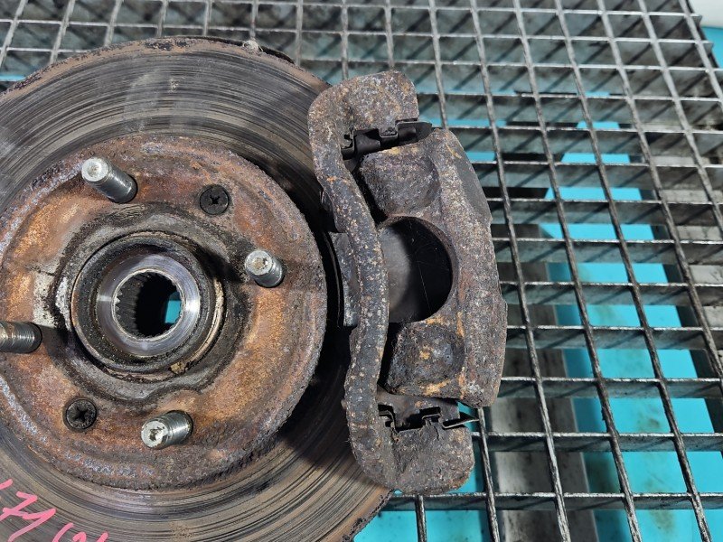 Zacisk przód prawy Kia Rio II 05-11 1.4 16V