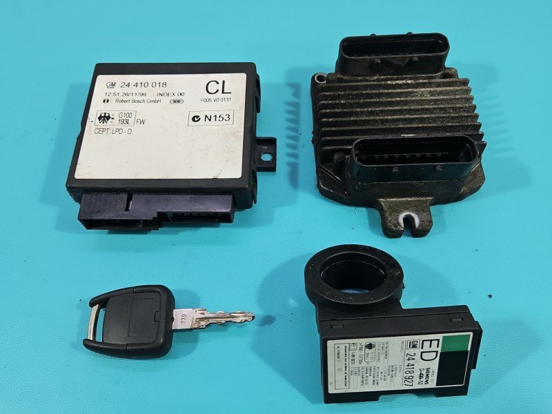 Komputer Sterownik silnika 09355929 Opel Astra II G 1.6 16V