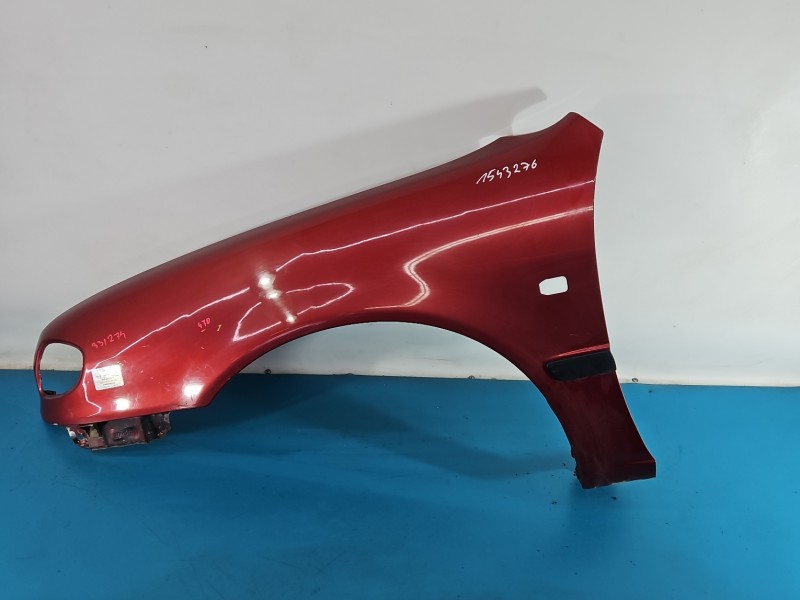 Błotnik przód lewy Toyota Corolla E11 bordowy 3N8