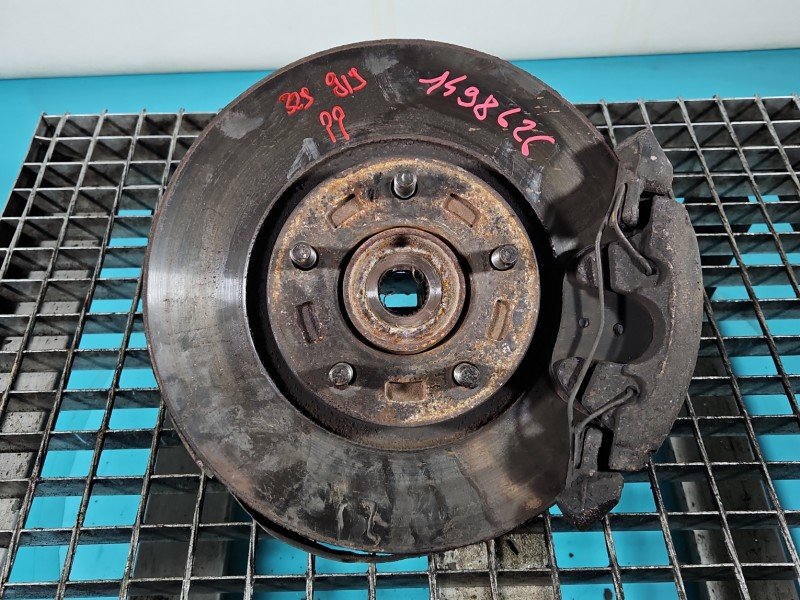 Zwrotnica prawa piasta przód 2.0 citd MAZDA 5 05- Zwrotnica prawa piasta przód 2.0 citd MAZDA 5 05-