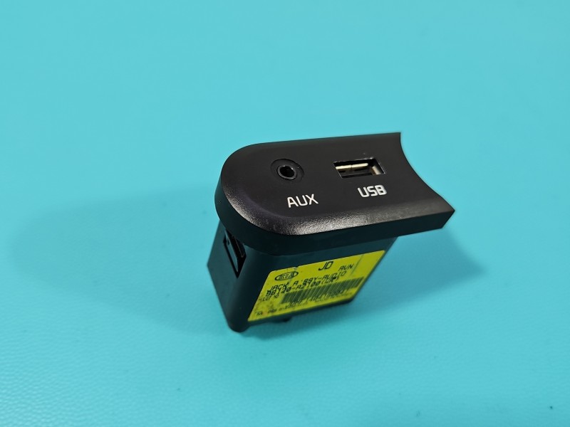 Gniazdo USB Kia Ceed II 12-18 96120-A2100