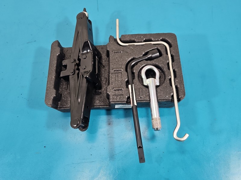 lewarek Podnośnik samochodowy trapezowy Toyota Corolla E16 E18 13-