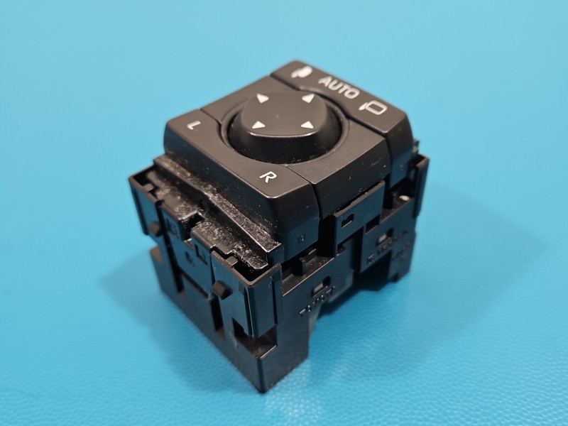 Przełącznik szyb Toyota Rav4 V TOYOTA EU