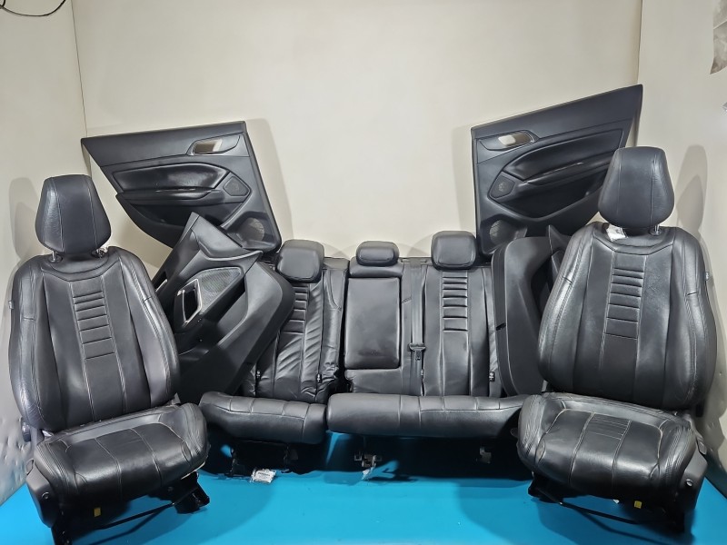 Fotele komplet kanapa Peugeot 308 II T9