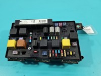 Skrzynka bezpieczników Opel Zafira B 13206754