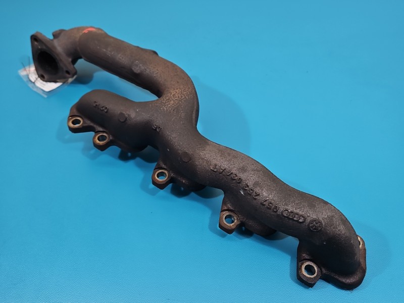 Kolektor wydechowy AUDI Q7 I 4L 067253034AT 4.2 TDI