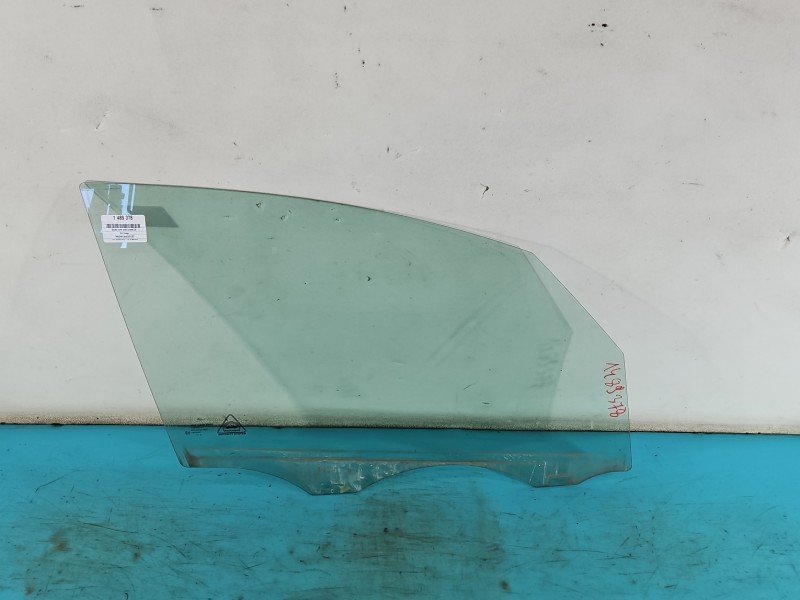 Szyba drzwi przód prawa Kia Venga HB