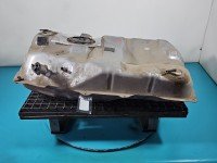 Zbiornik paliwa bak Toyota Avensis I T22 1.6 vvti