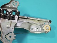 Podnośnik przód prawy SZYBY WINDA 807209732R, 170822, C22008-100 Renault Kadjar Uszkodzona plastikowa prowadnica 5d HB