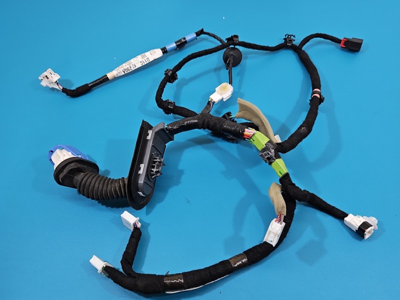 Instalacja Wiązka drzwi przód lewych Mazda CX-3 14-21 67290A