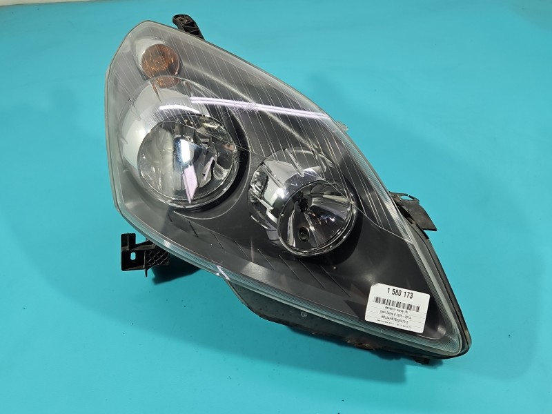 Reflektor prawy lampa przód Opel Zafira B EUROPA 13252473RH