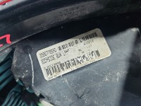 Lampa tył lewa Producent części: Dodge, Z BŁOTNIKA Delikatnie wypalona obudowa nad żarówką Dodge Journey HB