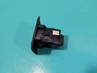 Przełącznik świateł awaryjnych Hyundai Kona I 93790-J9000