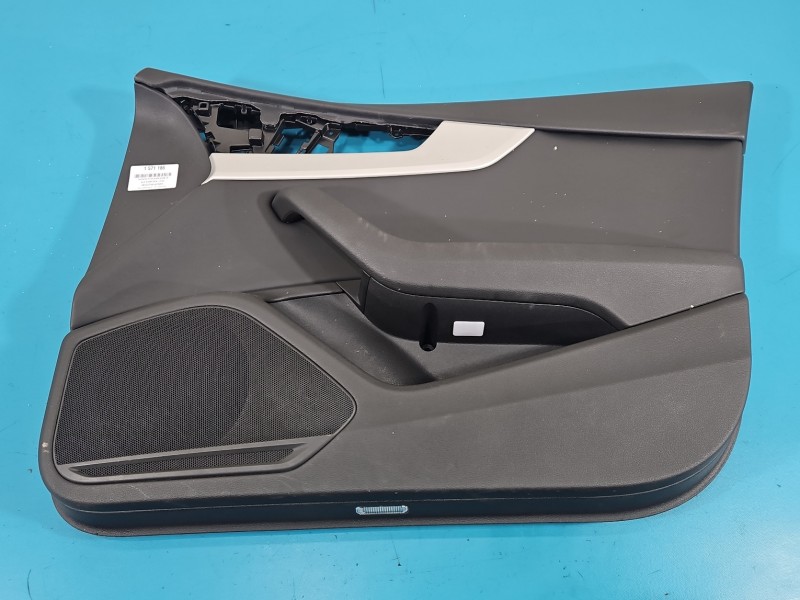 Tapicerka drzwi przód prawa boczek Audi A4 B9 8W0867134