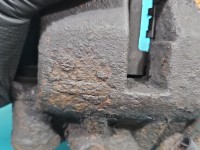 Zacisk przód lewy Renault Master II 2.5d