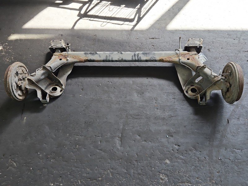 Tylna belka oś tył Skoda Rapid 1.6 tdi (CAYB) Tylna belka oś tył Skoda Rapid 1.6 tdi (CAYB)