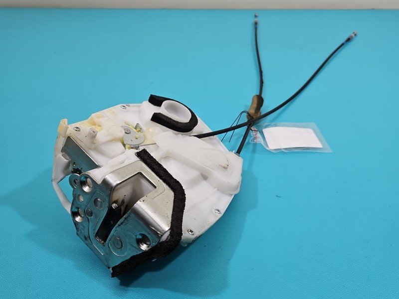 Zamek tył prawy 82301-61MA2 Suzuki Sx4 S-Cross 13-21 Suzuki, 2 pin