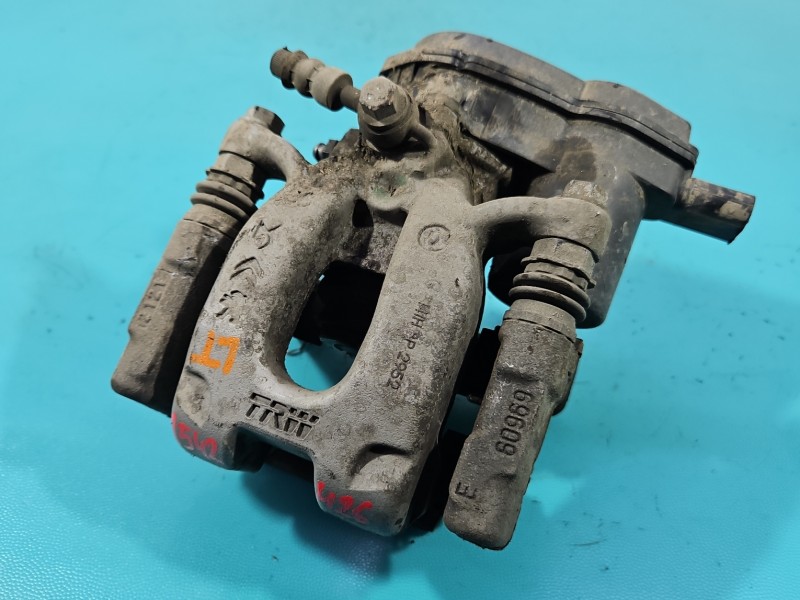 Zacisk tył lewy Peugeot 2008 II 1.2 12V HB