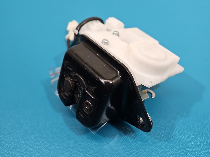 Zamek klapy tył Honda Jazz III HB Producent części: Honda, Europejska, 2+2pin. Brak nr.