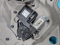 Podnośnik przód prawy Skoda Octavia II 5K0959792 5d kombi