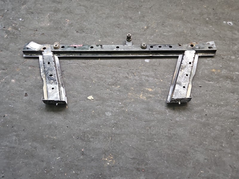 WÓZEK KOŁYSKA TRAWERS Sanki Belka silnika Renault Clio III 1.5 dci (K9K)