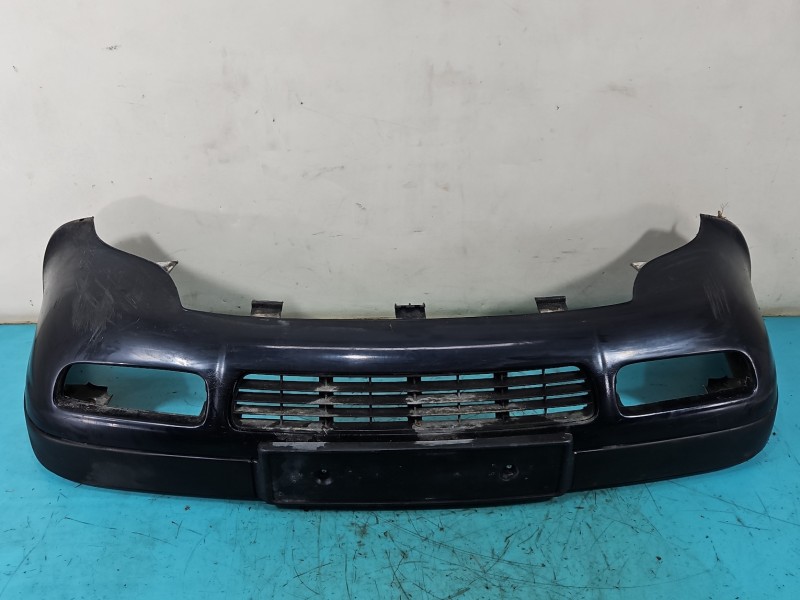 Zderzak przód przedni Audi 80 B4