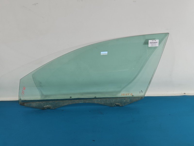 Szyba drzwi przód lewa Vw Passat B7 sedan