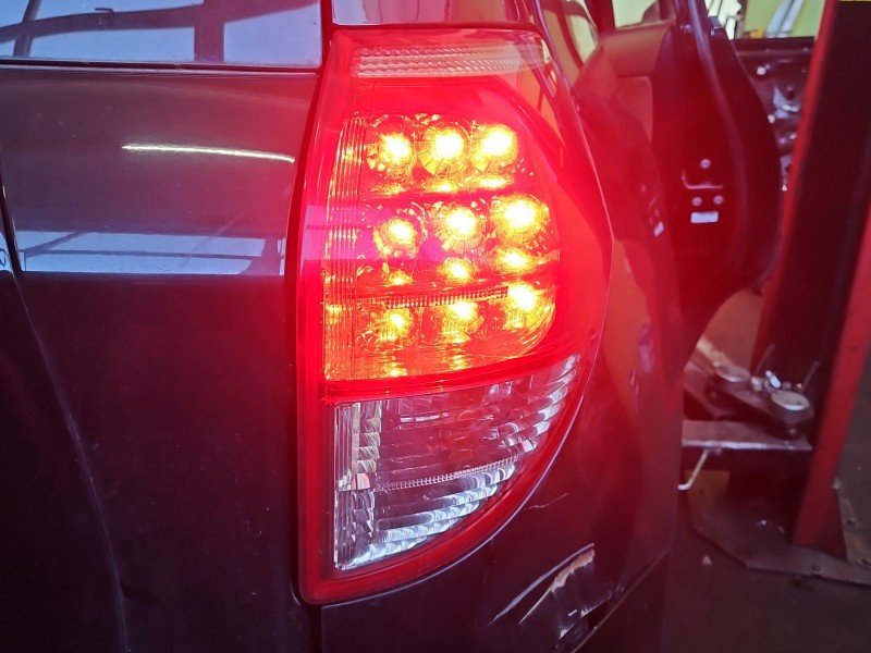 Lampa tył prawa Toyota Rav4 III 05- HB