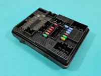 Skrzynka bezpieczników Renault Trafic III 284B79704R, R64600R8DB