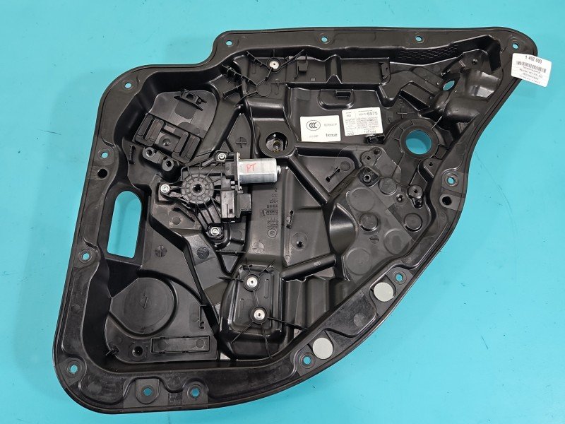 Podnośnik tył prawy Mercedes W213 A2137600100, A2050047999 kombi Podnośnik tył prawy Mercedes W213 A2137600100, A2050047999 kombi