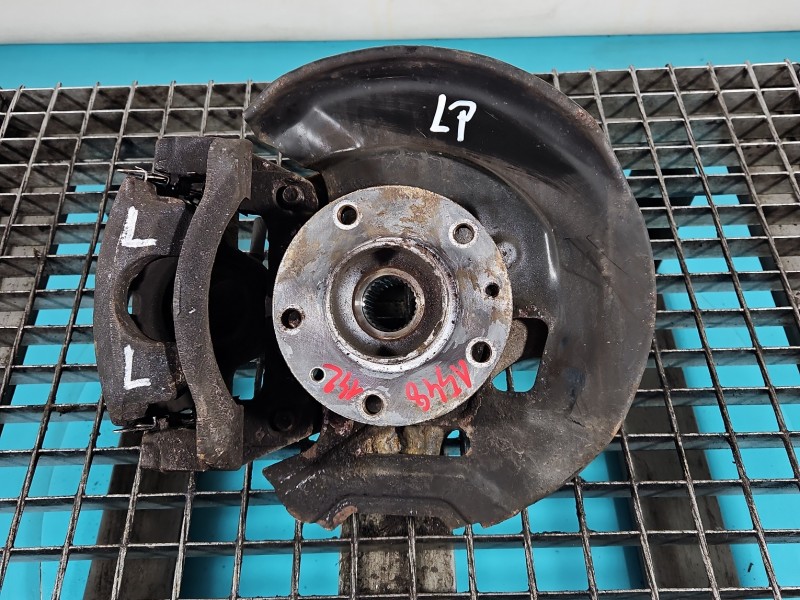 Zwrotnica lewa piasta przód 1.2 TCe Renault Kadjar