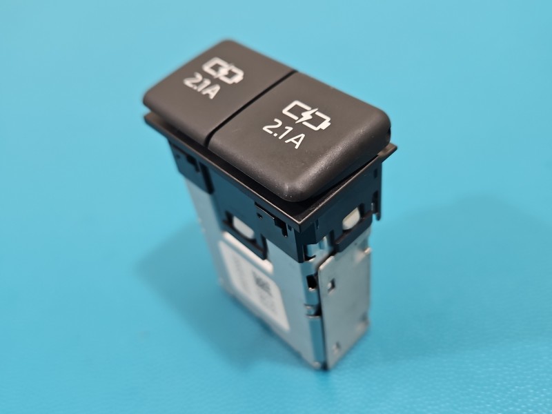 Gniazdo USB Toyota Rav4 V 85532-33020