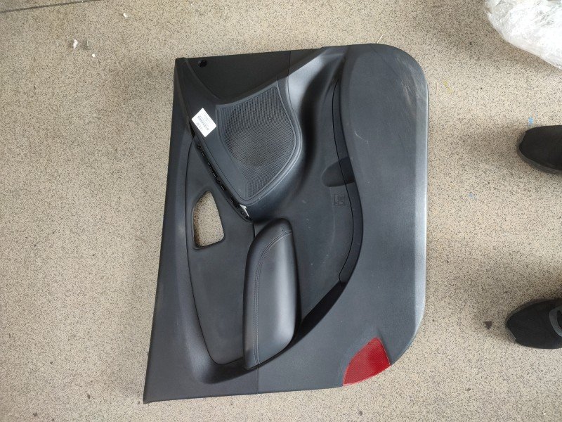 Tapicerka drzwi przód lewa boczek Hyundai Ix35 09-13 Tapicerka drzwi przód lewa boczek Hyundai Ix35 09-13