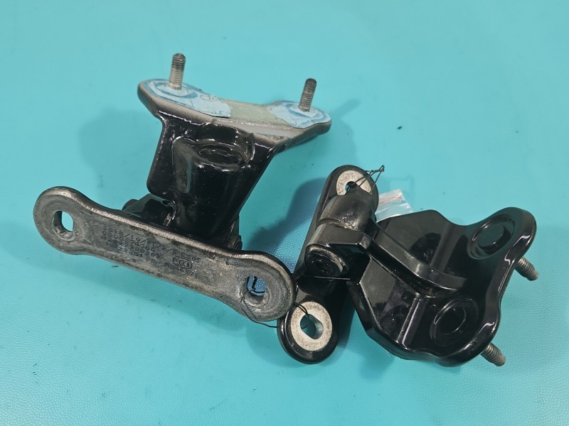 Zawias drzwi tył lewy Mercedes W222