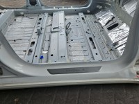 Próg prawy SŁUPEK ŚRODKOWY B Tesla Model 3 17- sedan 4d biały PPSW