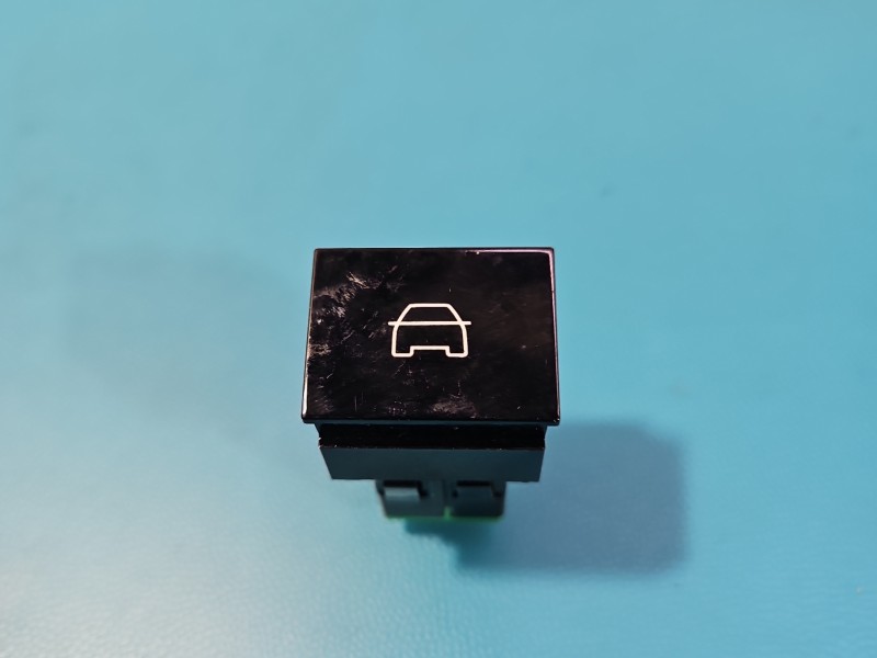 Przełącznik Producent części: DS, otwierania klapy CITROEN DS4 II 21- 9835304080