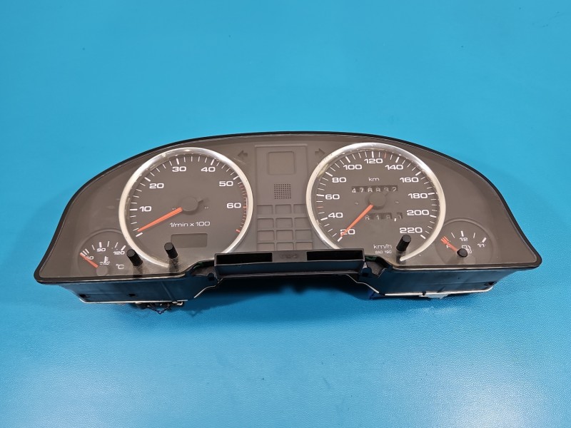 Licznik Audi 80 B4 1.9 tdi 8A0919033G EUROPA
